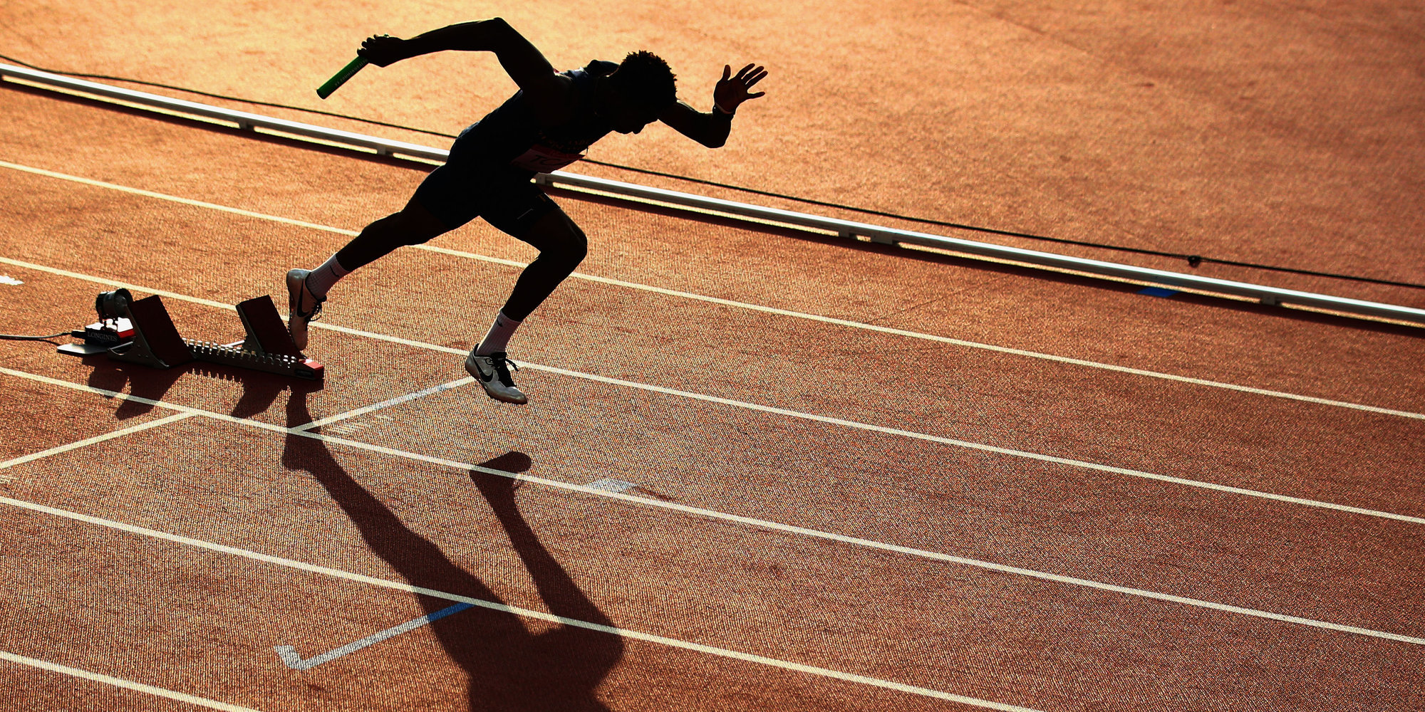 Azione sportiva intensa durante una competizione